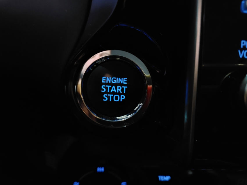 toyota hilux 2.8 d-4d turbo diesel cd srx 4x4 automatico 4p 202315