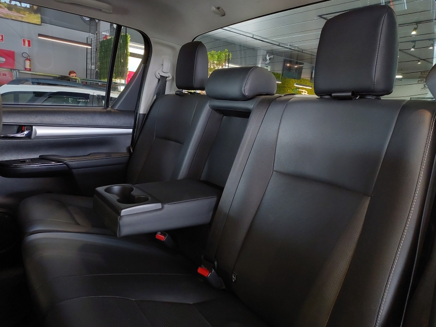 toyota hilux 2.8 d-4d turbo diesel cd srx 4x4 automatico 4p 20239