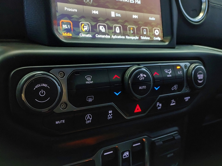 jeep wrangler 2.0 turbo gasolina unlimited overland 4p 4x4 at8 automatico 202111