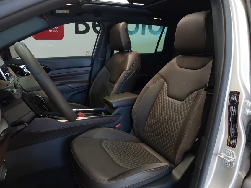 jeep commander 2.0 td380 turbo diesel overland at9 4p automatico 20239