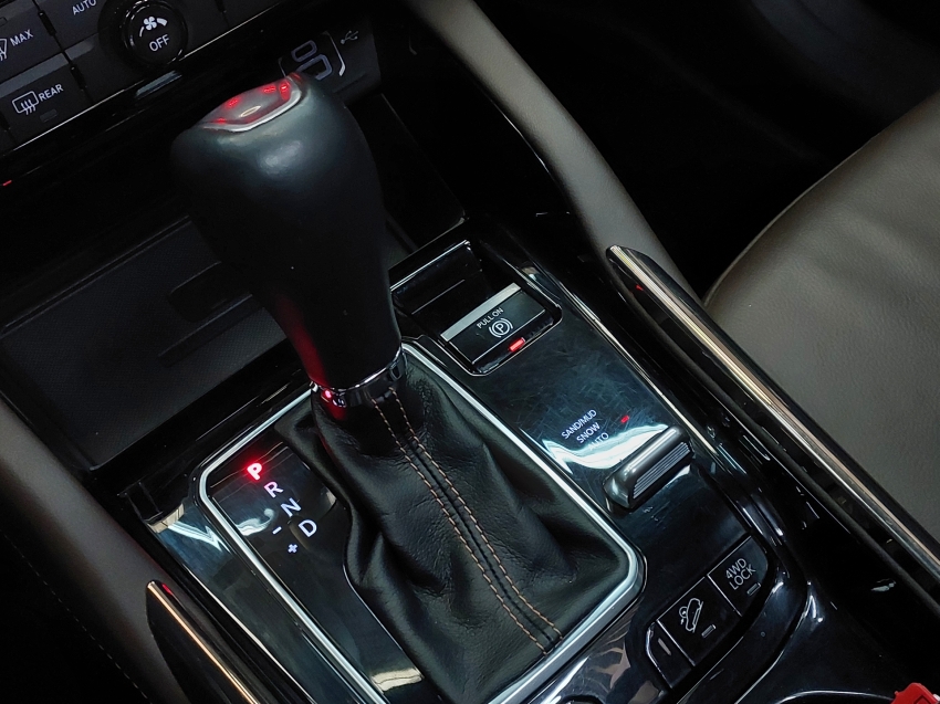 jeep commander 2.0 td380 turbo diesel overland at9 4p automatico 202318