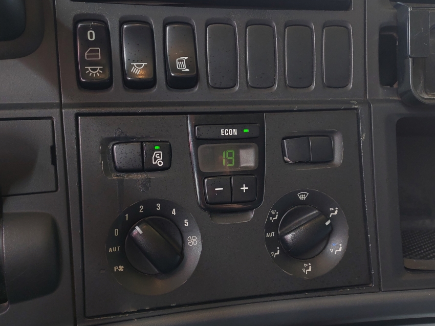 scania r 440 a 4x2 diesel 2p automatico 201410