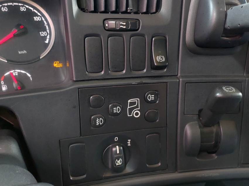 scania r 440 a 4x2 diesel 2p automatico 201415