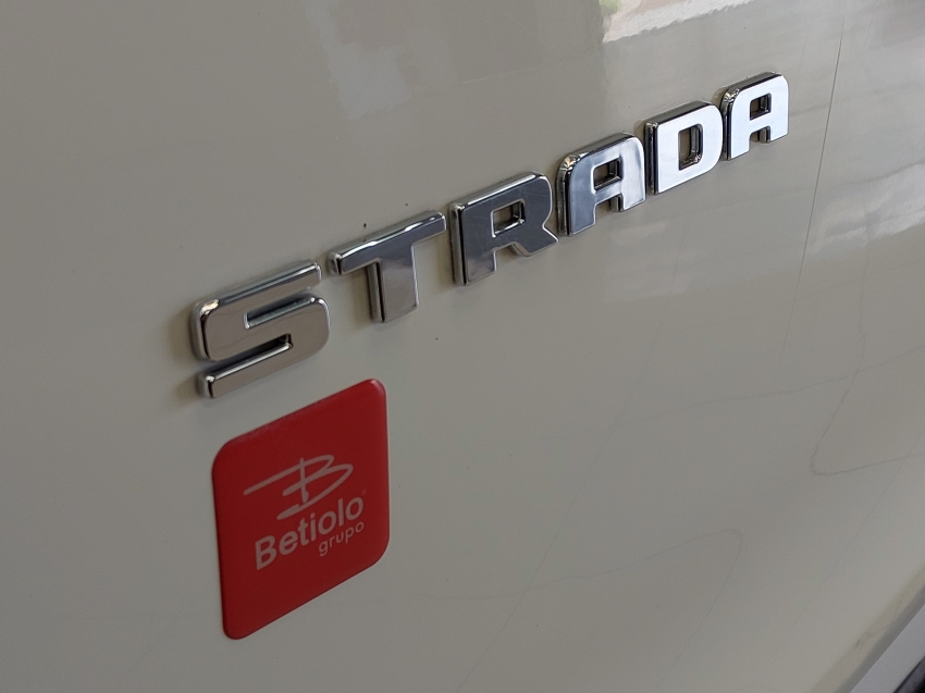 fiat strada 1.3 firefly flex freedom cd manual 4p 202318