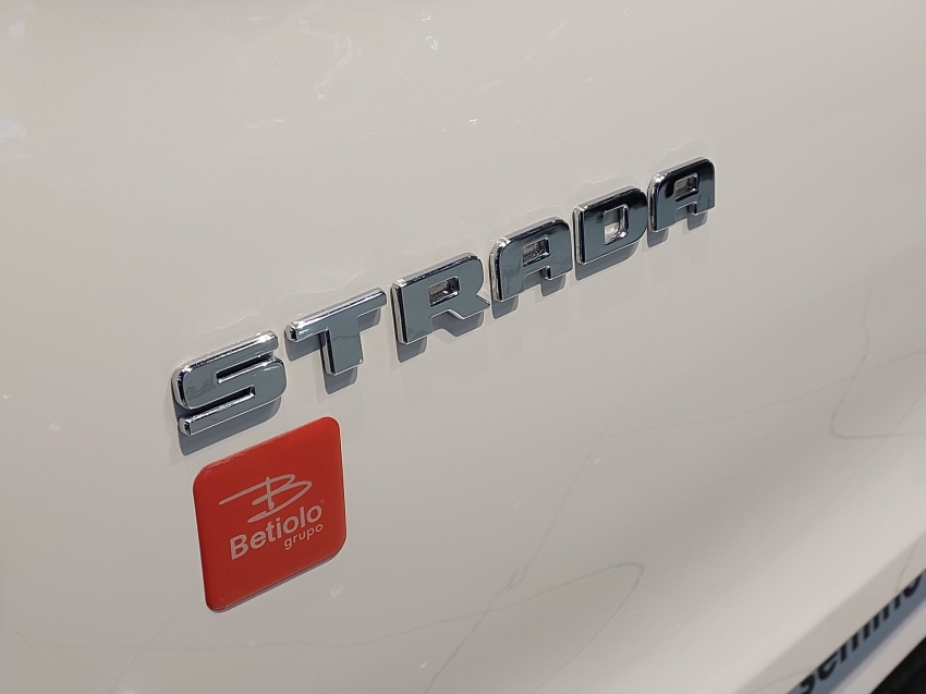 fiat strada 1.3 firefly flex freedom cd manual 4p 202317