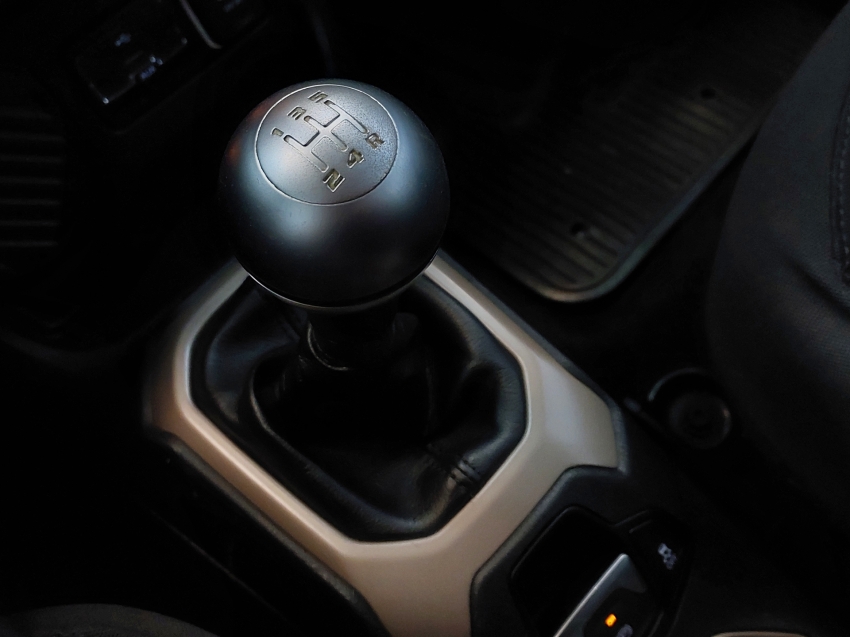 jeep renegade 1.8 16v flex sport 4p manual 201613