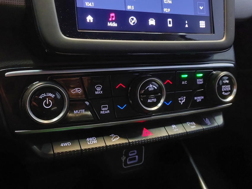 fiat toro 2.0 16v turbo diesel volcano 4wd at9 4p automatico 202411