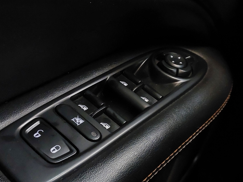 jeep compass 2.0 16v diesel longitude 4x4 automatico 4p 201720