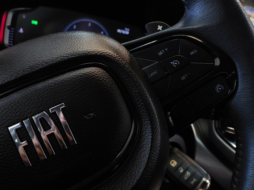 fiat toro 2.0 16v turbo diesel freedom 4wd at9 4p automatico 202317