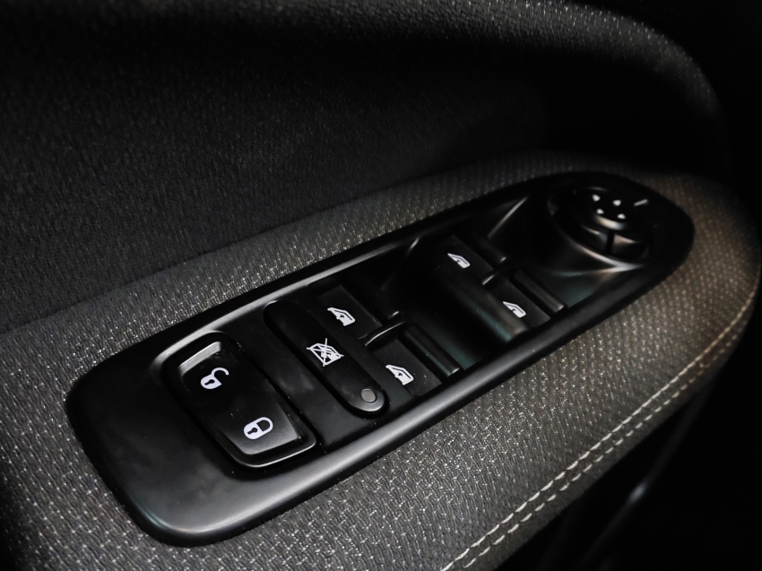 fiat toro 2.0 16v turbo diesel freedom 4wd at9 4p automatico 202318