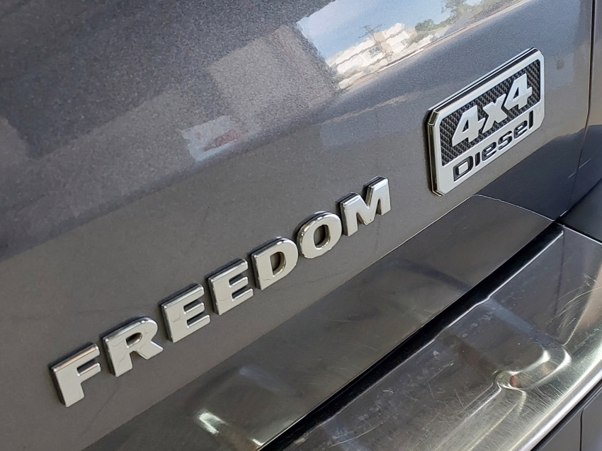 fiat toro 2.0 16v turbo diesel freedom 4wd at9 4p automatico 202320