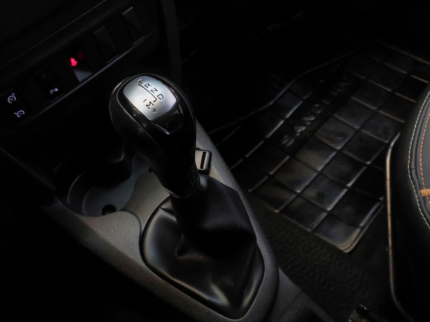 renault sandero stepway 1.6 16v 4p flex cvt automatico 202013