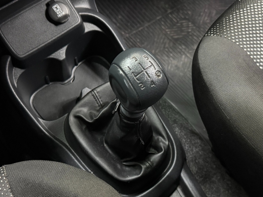 fiat mobi 1.0 evo flex like. manual 4p 202313