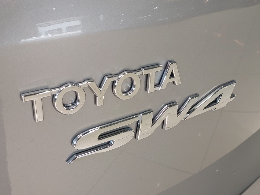 toyota hilux sw4 2.8 d-4d turbo diesel srx 4x4 automatico 4p 202221