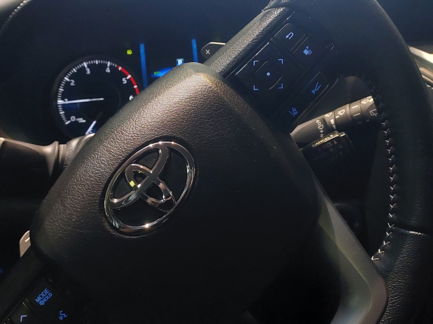 toyota hilux sw4 2.8 d-4d turbo diesel srx 4x4 automatico 4p 202216