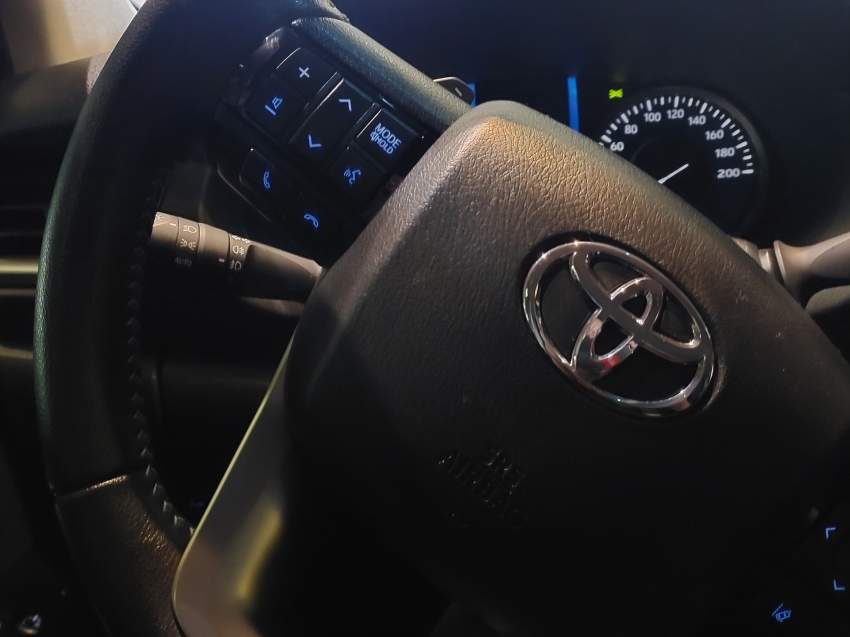 toyota hilux sw4 2.8 d-4d turbo diesel srx 4x4 automatico 4p 202215