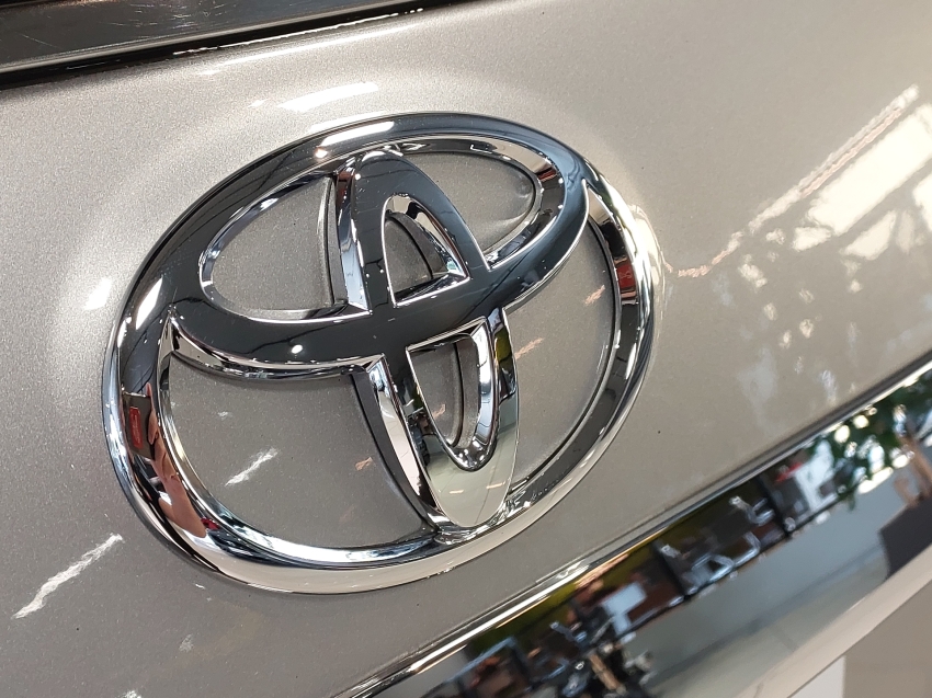 toyota hilux sw4 2.8 d-4d turbo diesel srx 4x4 automatico 4p 202222