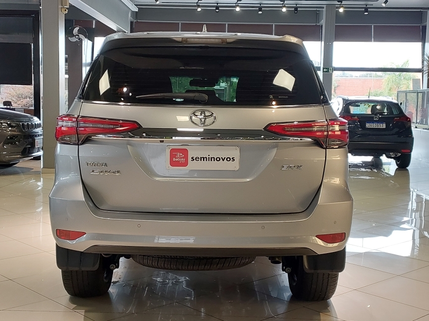 toyota hilux sw4 2.8 d-4d turbo diesel srx 4x4 automatico 4p 20224