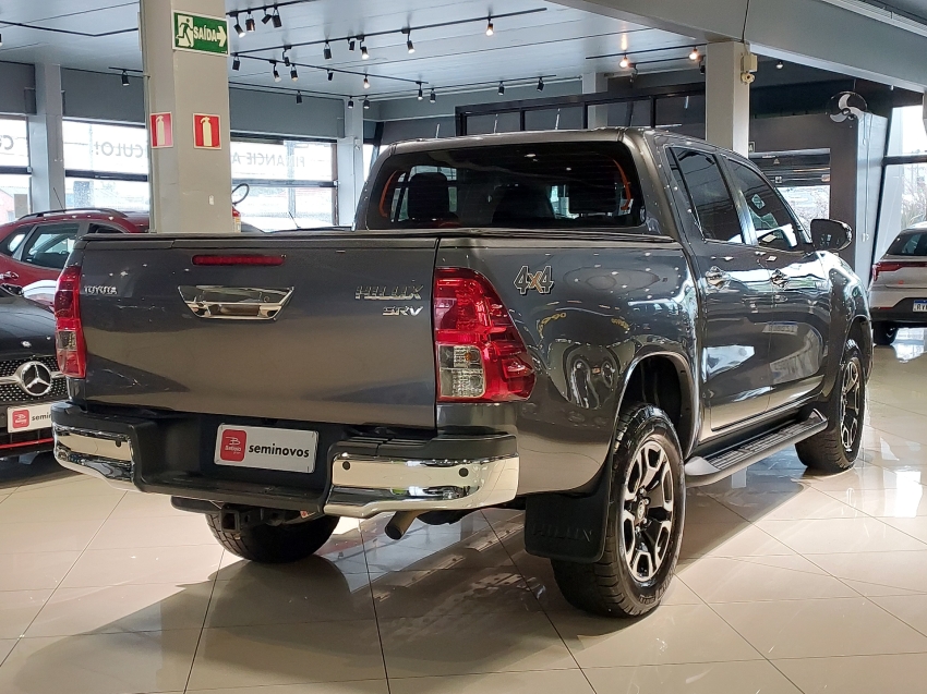toyota hilux 2.8 d-4d turbo diesel cd srv 4x4 automatico 4p 20215