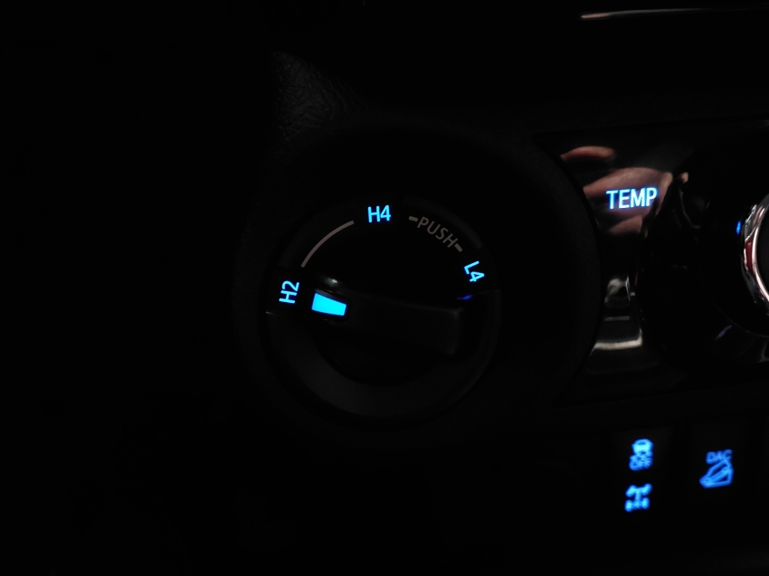 toyota hilux 2.8 d-4d turbo diesel cd srv 4x4 automatico 4p 202118