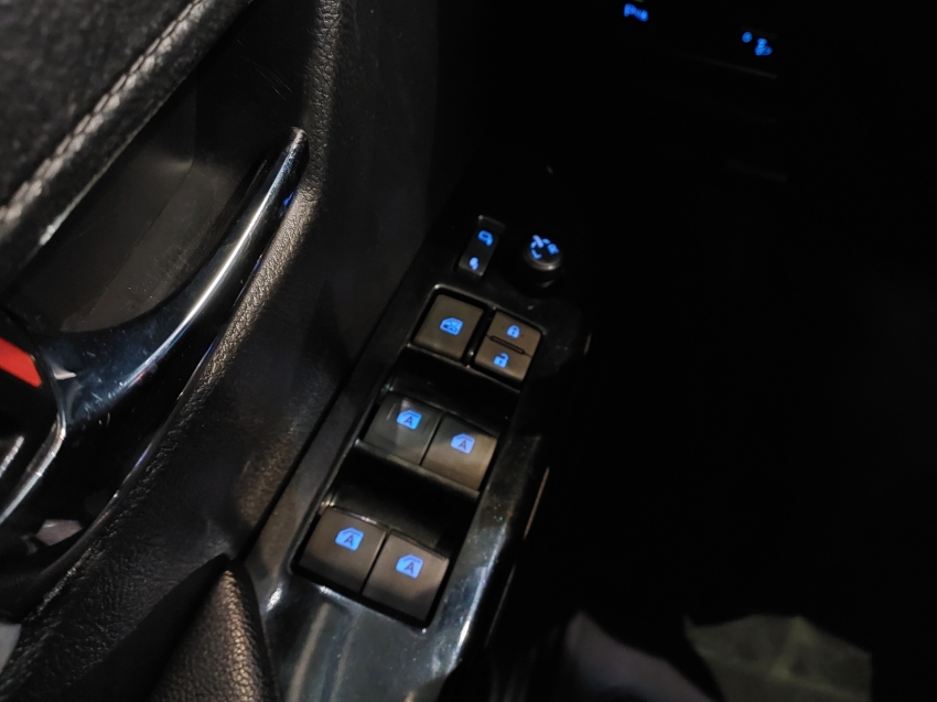 toyota hilux 2.8 d-4d turbo diesel cd srv 4x4 automatico 4p 202120