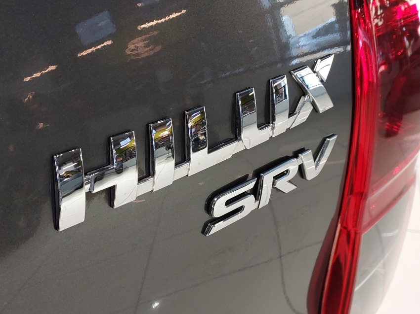 toyota hilux 2.8 d-4d turbo diesel cd srv 4x4 automatico 4p 202122