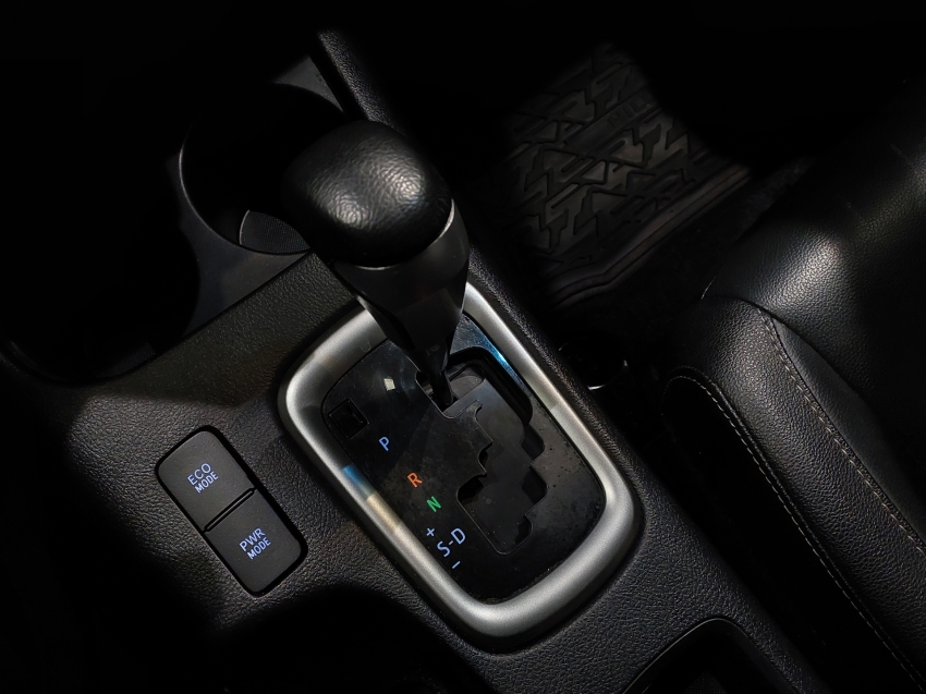 toyota hilux 2.8 d-4d turbo diesel cd srv 4x4 automatico 4p 202110