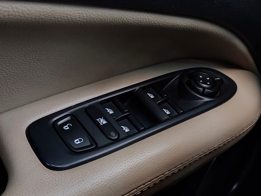 jeep compass 2.0 16v diesel longitude 4x4 automatico 4p 201719