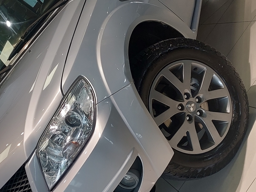 mitsubishi pajero tr4 2.0 4x2 16v 140cv flex 4p automatico 201316