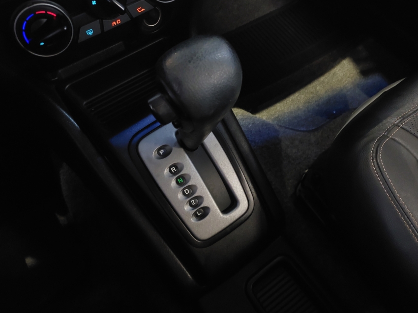 mitsubishi pajero tr4 2.0 4x2 16v 140cv flex 4p automatico 201310