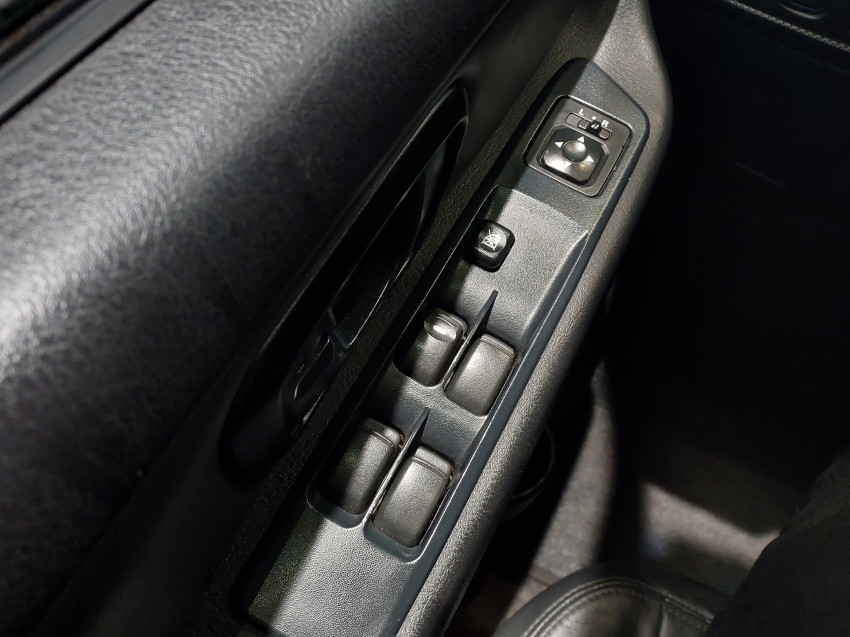 mitsubishi pajero tr4 2.0 4x2 16v 140cv flex 4p automatico 201315