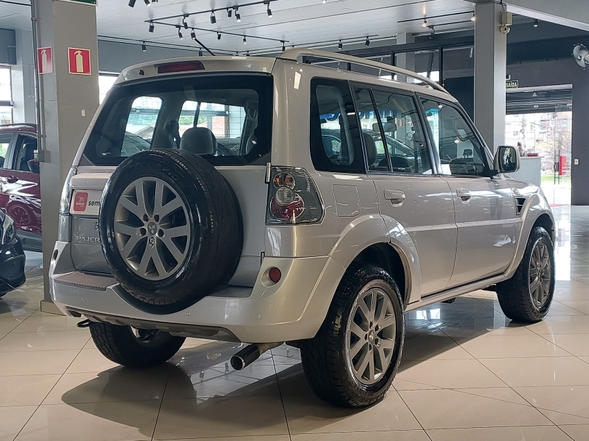 mitsubishi pajero tr4 2.0 4x2 16v 140cv flex 4p automatico 20135