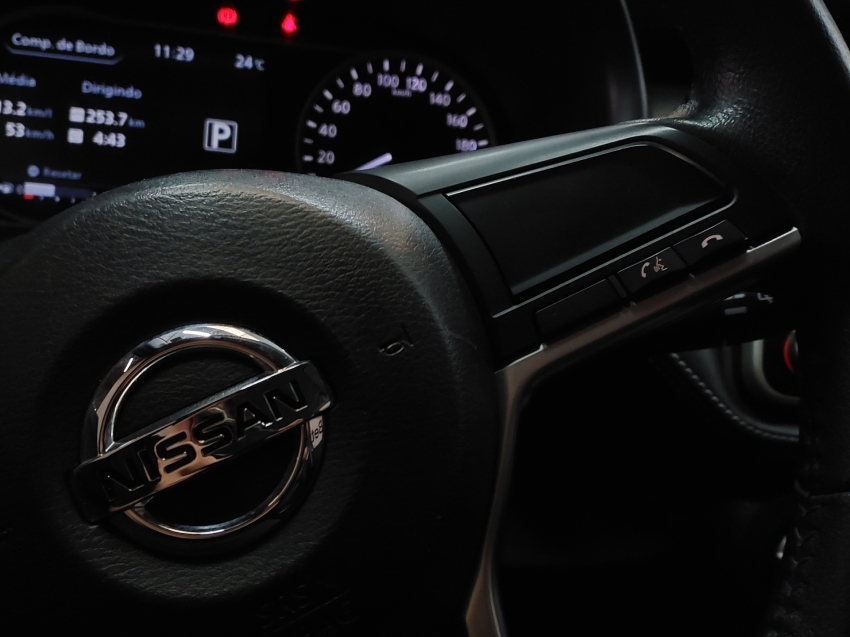 nissan kicks 1.6 16v flexstart sl 4p xtronic flex automatico 201716