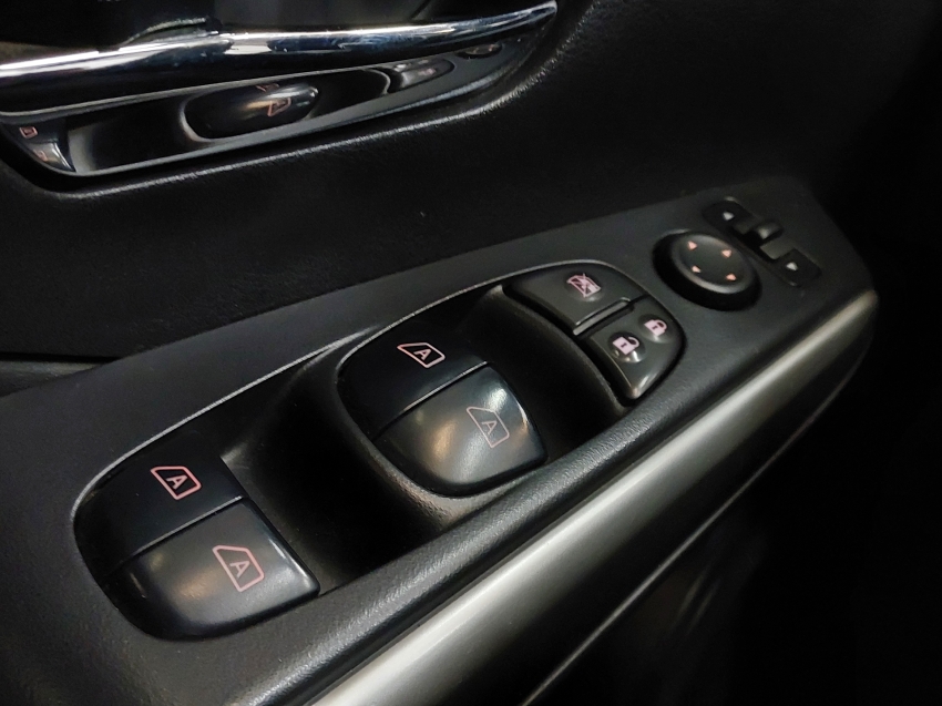 nissan kicks 1.6 16v flexstart sl 4p xtronic flex automatico 201717