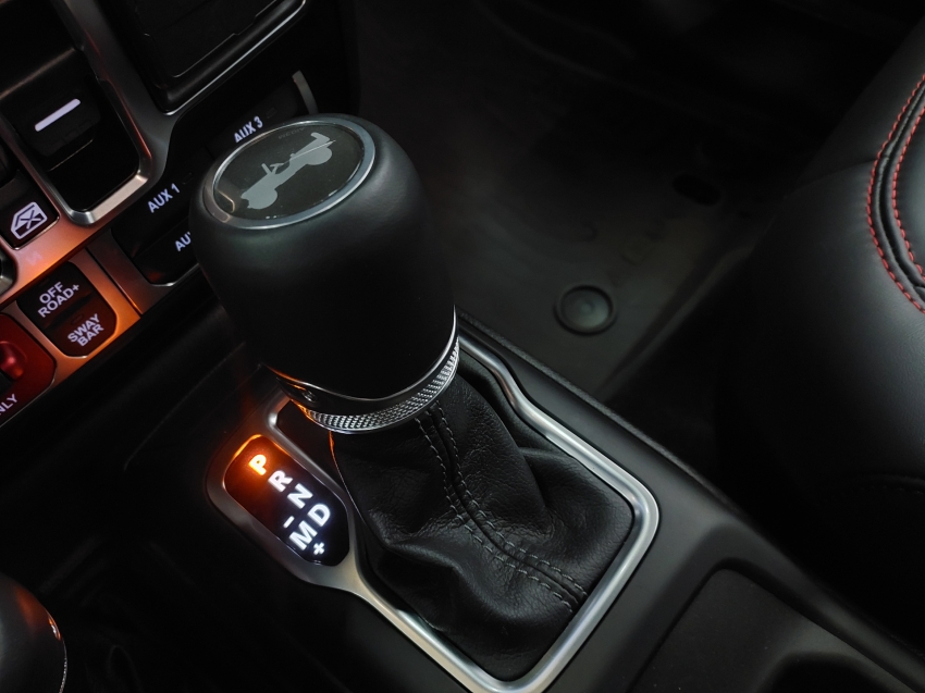 jeep wrangler 2.0 turbo gasolina rubicon 4p 4x4 at8 automatico 202516