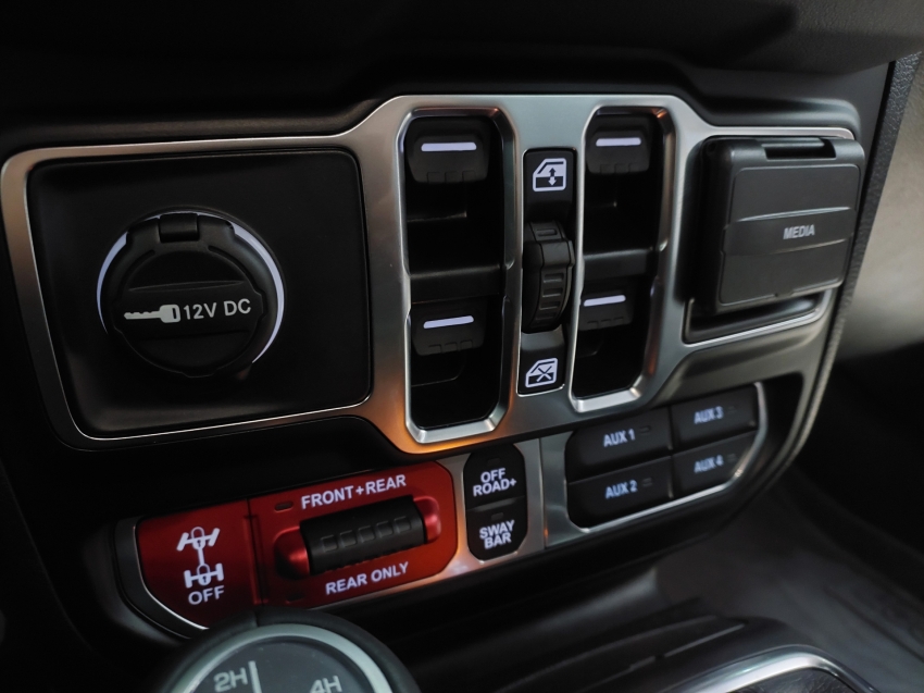 jeep wrangler 2.0 turbo gasolina rubicon 4p 4x4 at8 automatico 202511