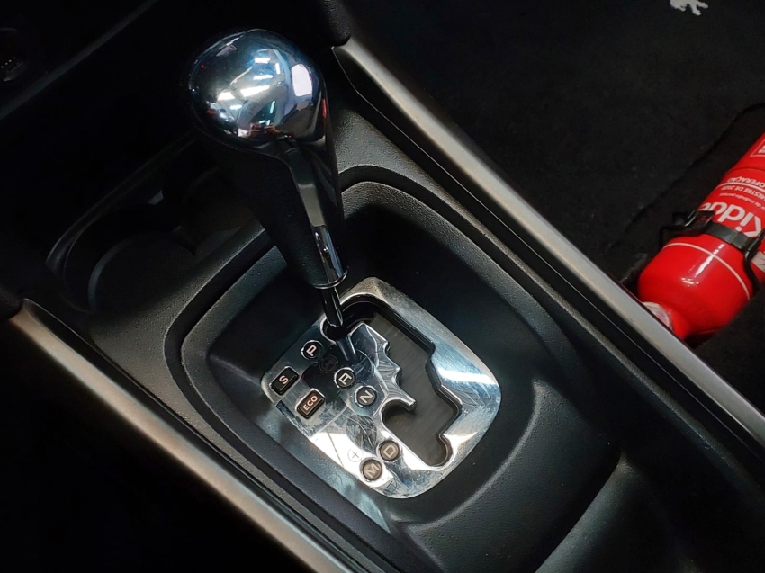 peugeot 2008 1.6 16v flex griffe 4p automatico 201614