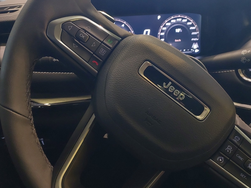 jeep compass 2.0 hurricane 4 turbo gasolina blackhawk at9 4p automatico 202516