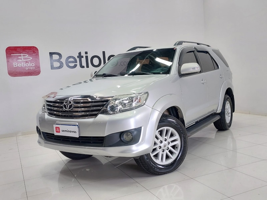 toyota hilux sw4 2.7 sr 4x2 16v flex 4p automatico 201420