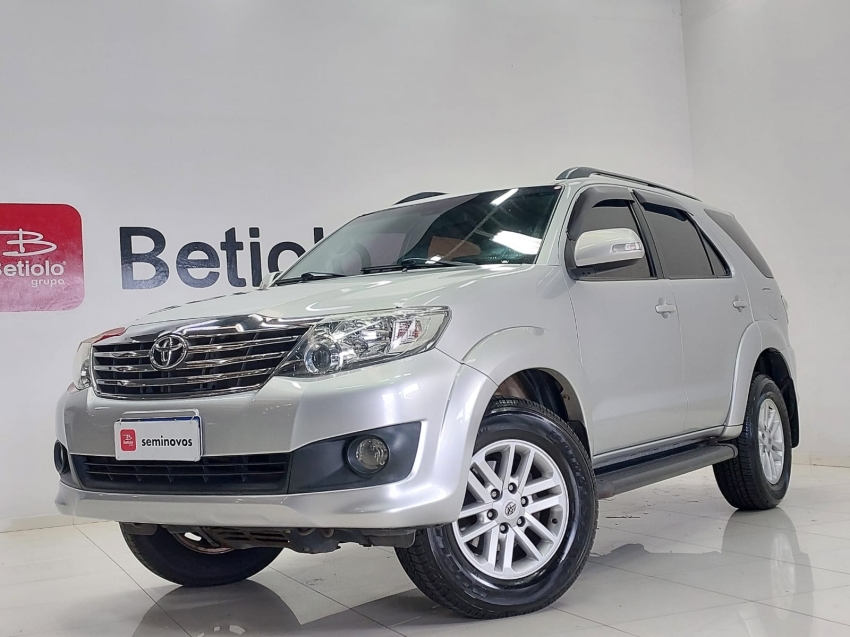 toyota hilux sw4 2.7 sr 4x2 16v flex 4p automatico 2014