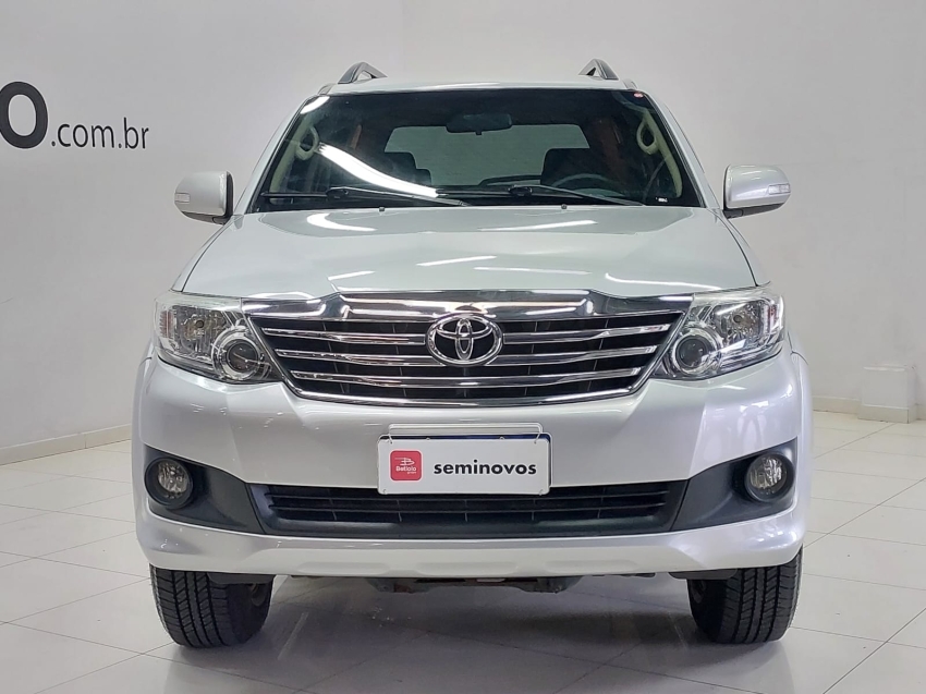 toyota hilux sw4 2.7 sr 4x2 16v flex 4p automatico 20142
