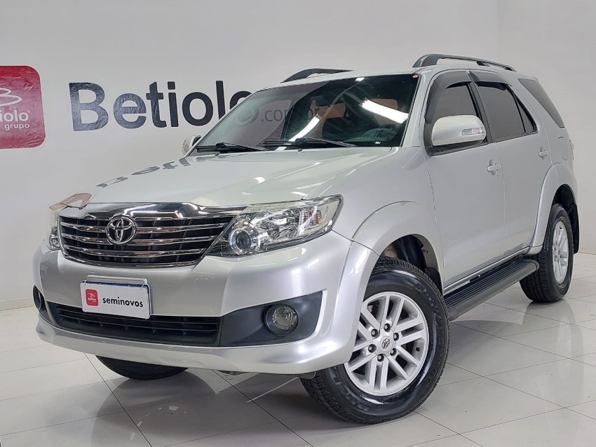 toyota hilux sw4 2.7 sr 4x2 16v flex 4p automatico 20141
