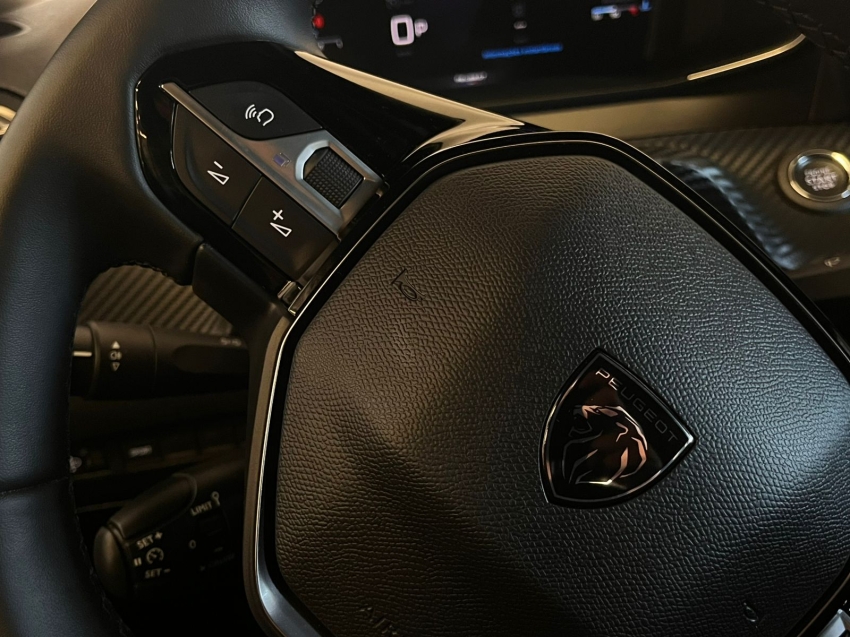 peugeot 2008 1.0 turbo 200 flex allure cvt 4p automatico 202520