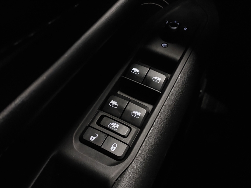 jeep commander 2.0 hurricane 4 turbo gasolina blackhawk at9 4p automatico 202522