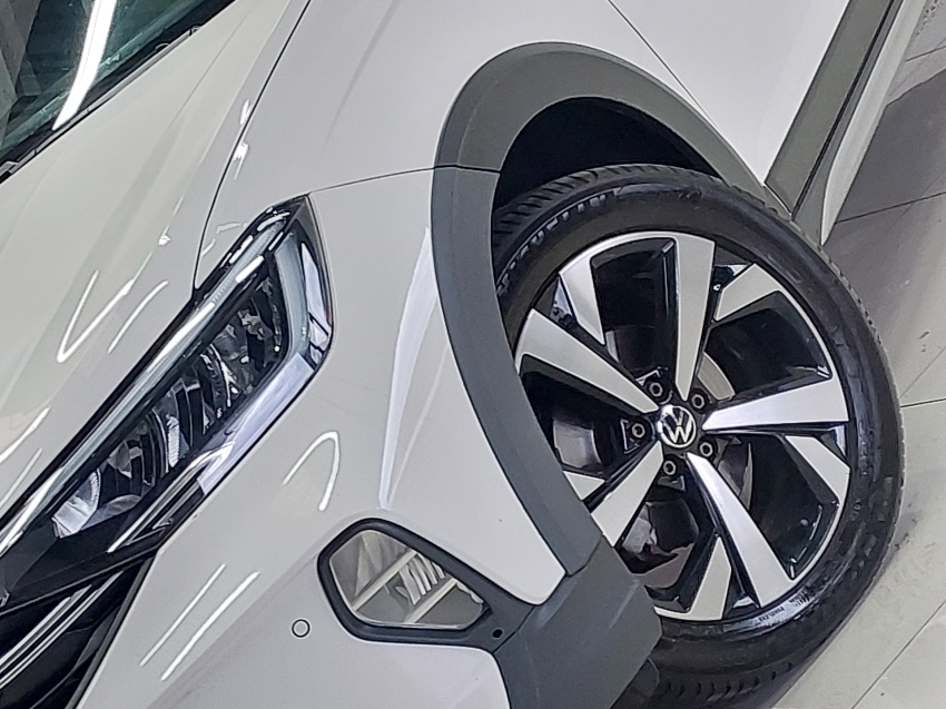 volkswagen nivus 1.0 200 tsi total flex highline automatico 4p 202221