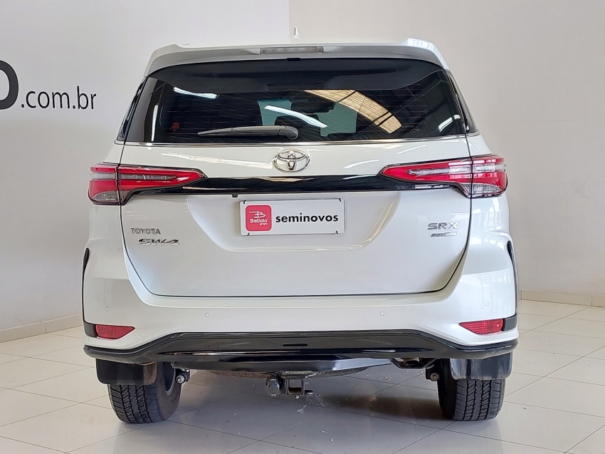 toyota hilux sw4 2.8 d-4d turbo diesel srx platinum 7l 4x4 automatico 4p 20255