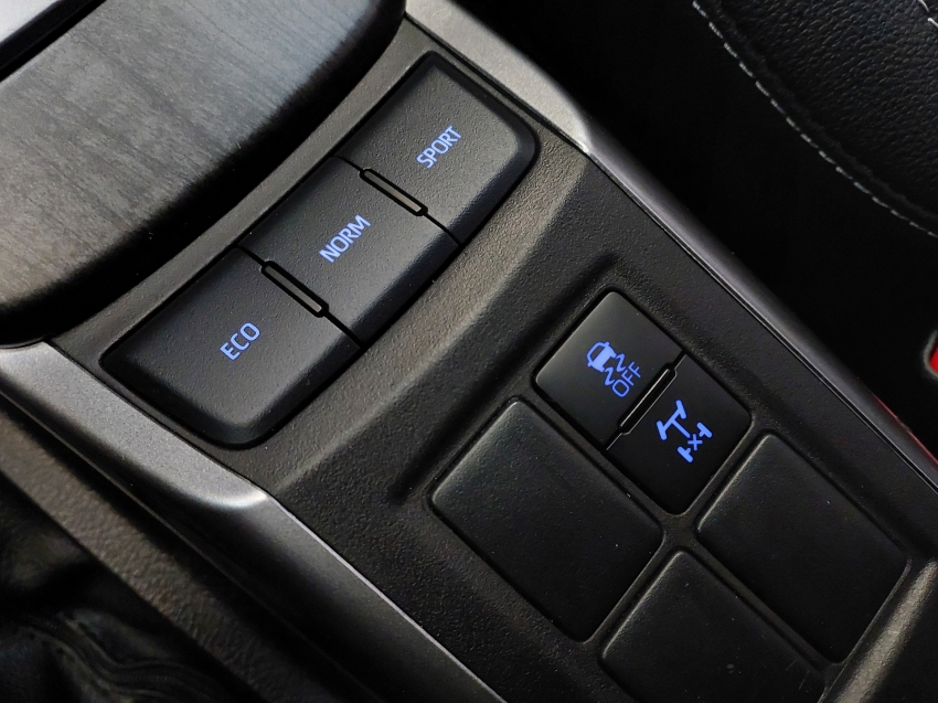 toyota hilux sw4 2.8 d-4d turbo diesel srx platinum 7l 4x4 automatico 4p 202514