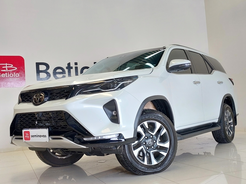 toyota hilux sw4 2.8 d-4d turbo diesel srx platinum 7l 4x4 automatico 4p 2025