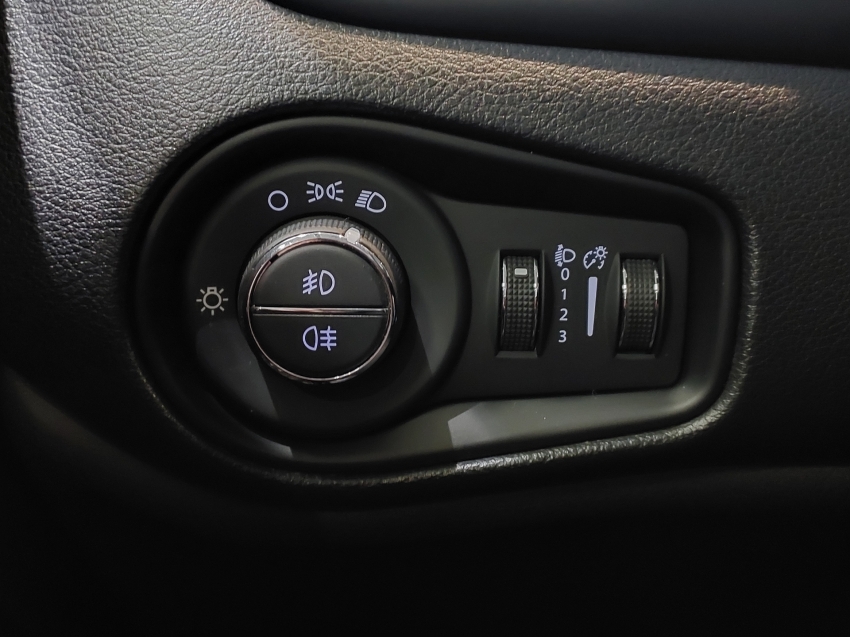 jeep renegade 1.8 16v flex longitude 4p automatico 202118