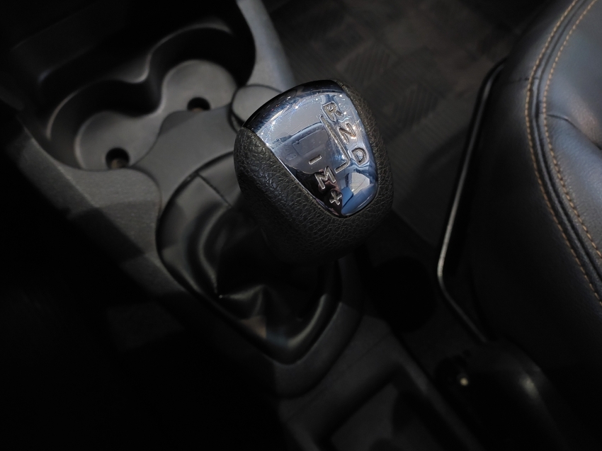 renault sandero 1.6 stepway rip curl 8v flex 4p automatizado semiautomatico 201610